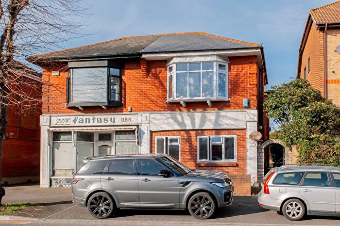 2 Bedroom Flat For Sale In Christchurch Road, Bournemouth, BH7