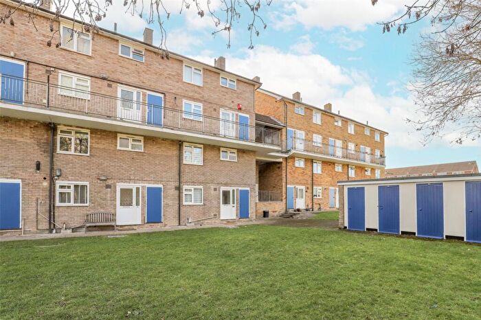 3 Bedroom Apartment To Rent In Hughenden Road, St. Albans, Hertfordshire, AL4