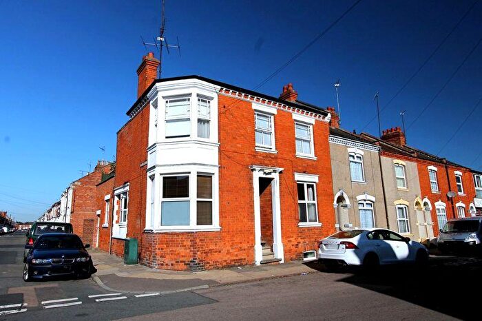 3 Bedroom Flat For Sale In Stimpson Avenue, Northampton, NN1