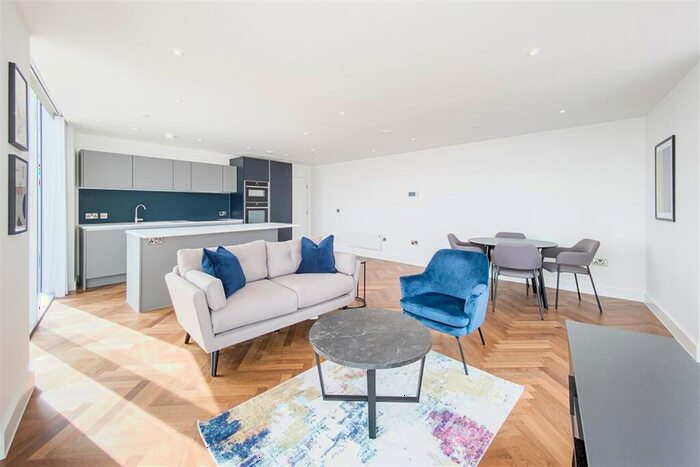 2 Bedroom Apartment To Rent In East Tower, Owen Street, M15