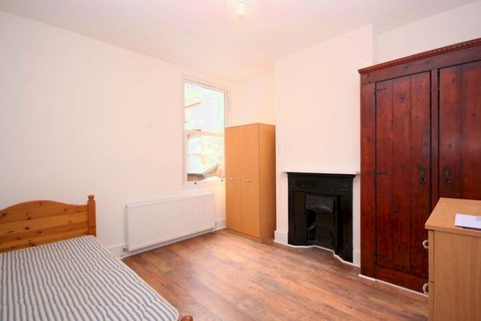 3 Bedroom Maisonette To Rent In Langton Road, London, NW2