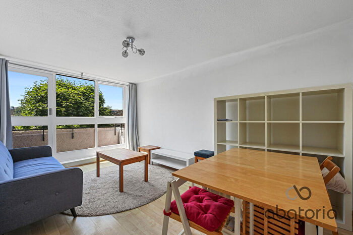 1 Bedroom Apartment For Sale In Nightingale House, Thomas More Street, London, E1W