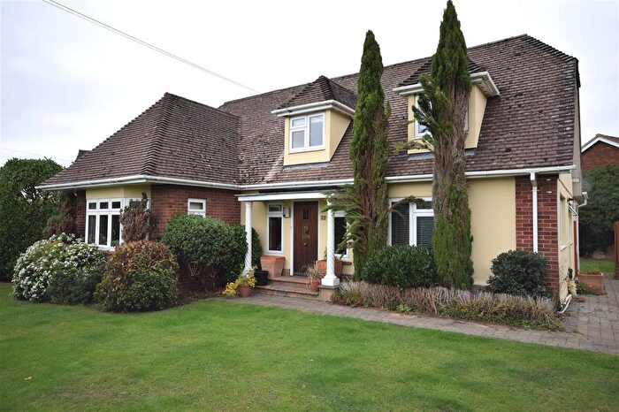 4 Bedroom Detached House For Sale In Roxwell Road, Chelmsford, CM1
