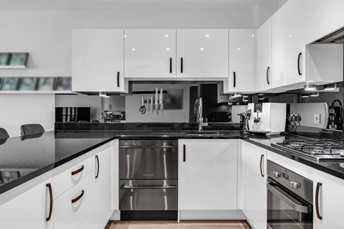 4 Bedroom Detached House For Sale In Victoria Close, Welwyn Garden City, Hertfordshire, AL7
