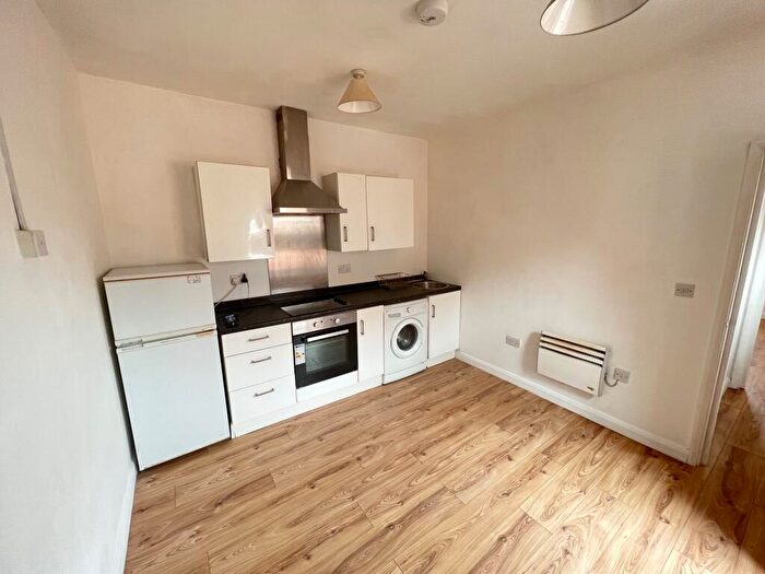 1 Bedroom Apartment To Rent In Bullar Road, Bitterne Park, Southampton, SO18