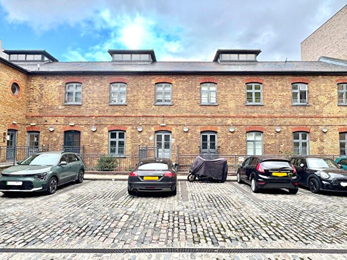 1 Bedroom Flat To Rent In Clyde Square, London, E14