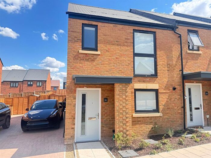 3 Bedroom Property To Rent In Limestone Drive, Gravesend, DA11