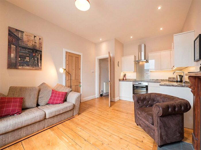 1 Bedroom Flat To Rent In Albert Street, Edinburgh, EH7
