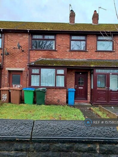 3 Bedroom Terraced House To Rent In Mere Street, Rochdale, OL11