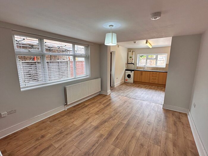 2 Bedroom Flat To Rent In Ambleside Road, Harlesden, NW10