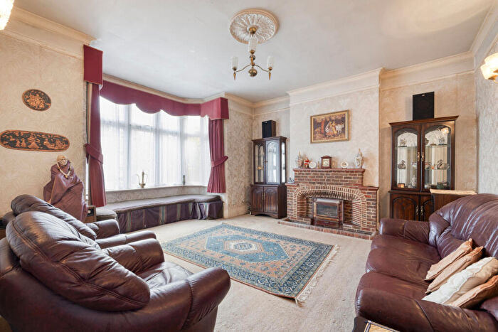 4 Bedroom Detached House For Sale In Sherwood Park Road, Sutton, SM1