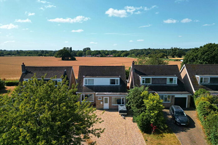 4 Bedroom Chalet For Sale In Oaklands, Old Buckenham, NR17