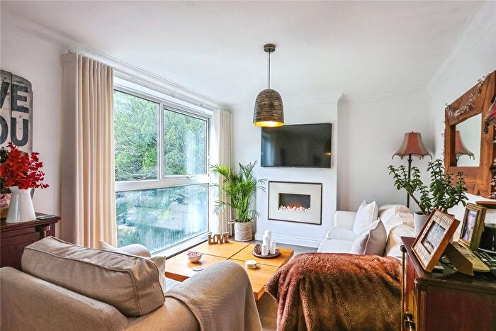 2 Bedroom Flat For Sale In Christchurch Road, Bournemouth, Dorset, BH1