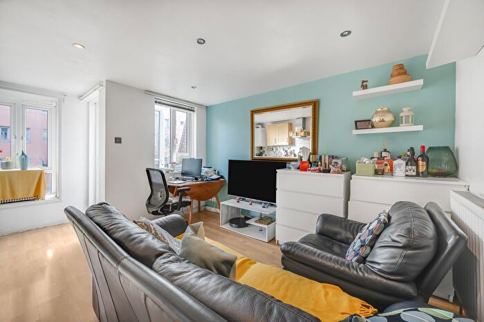 2 Bedroom Flat To Rent In Ascalon Street, London, SW8