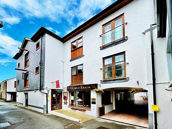 2 Bedroom Flat For Sale In Fore Street, Brixham, TQ5
