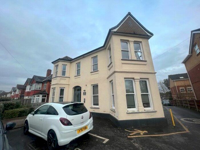 Studio To Rent In Peartree Avenue, Southampton, Hampshire, SO19