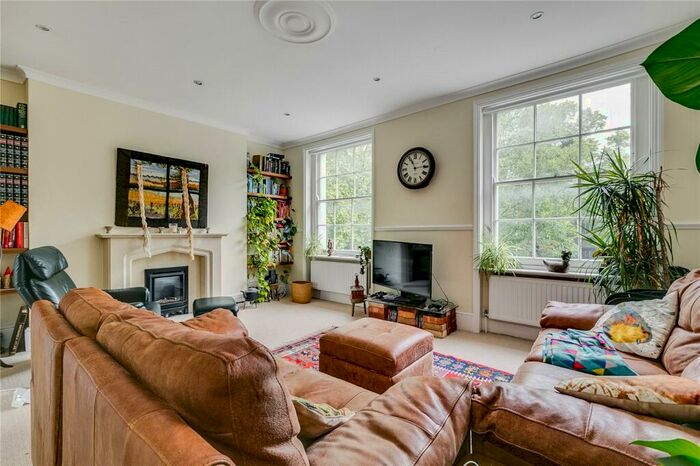 2 Bedroom Apartment To Rent In Myddelton Square, London, EC1R