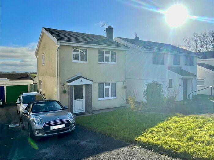 3 Bedroom Detached House For Sale In Erw Non, Llannon, Llanelli, SA14