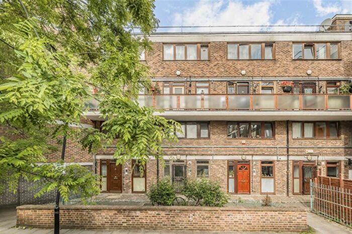 2 Bedroom Flat For Sale In St. John's Estate, Hoxton, N1