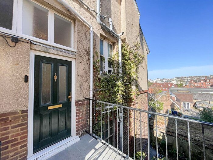 2 Bedroom Flat To Rent In Combermere Road, St. Leonards, TN38