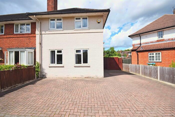 3 Bedroom Property To Rent In Glebe Side, Twickenham, TW1