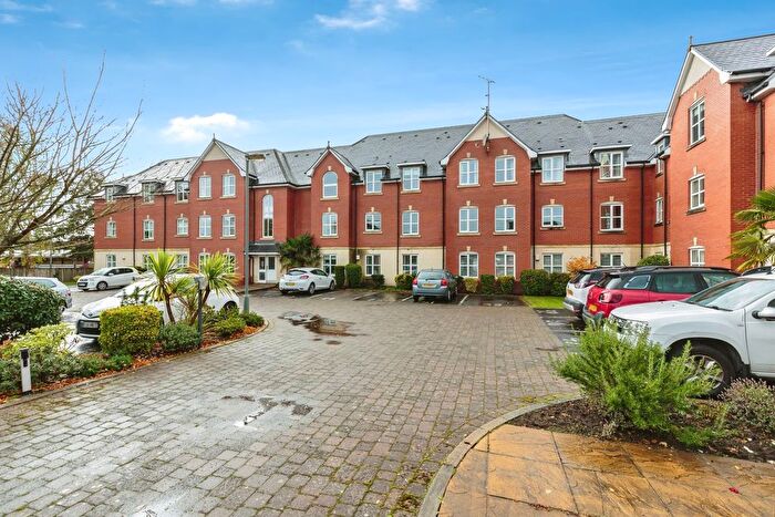 2 Bedroom Flat For Sale In Woodlands View, Lytham St. Annes, Lancashire, FY8