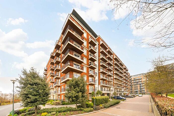 2 Bedroom Flat To Rent In Beaufort Square, London, NW9