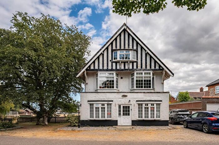 2 Bedroom Flat For Sale In High Street, Mundesley, NR11