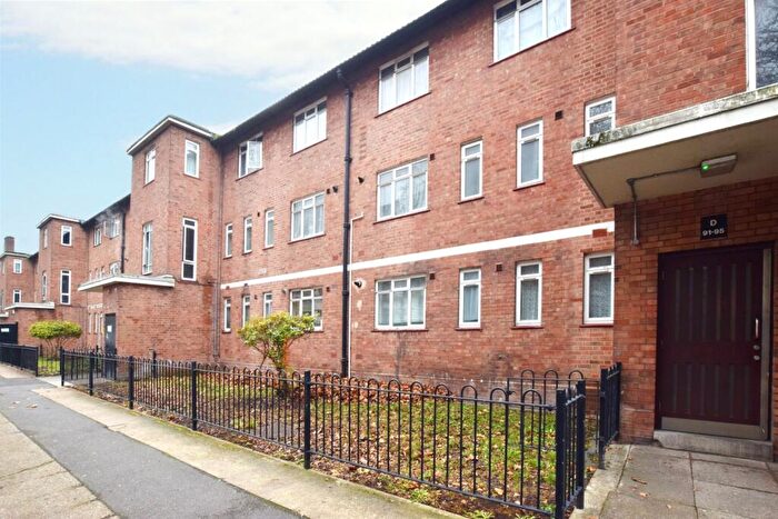 2 Bedroom Flat To Rent In Beaconsfield Road Walworth, SE17