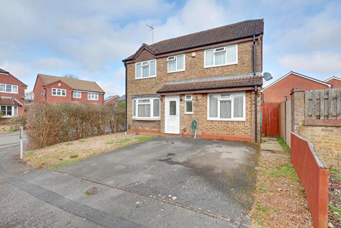 4 Bedroom Detached House For Sale In Cottage Close, Denmead, PO7