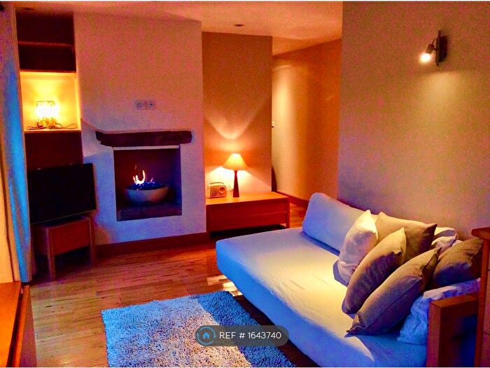 1 Bedroom Flat To Rent In Compton Way, Witney, Oxfordshire, OX28