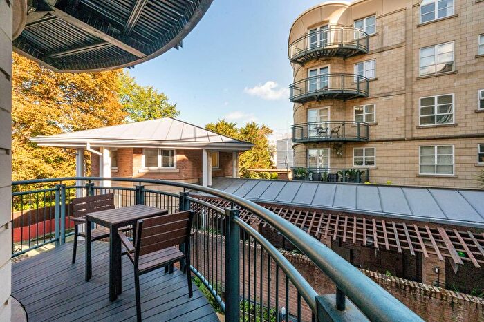 2 Bedroom Flat For Sale In Worple Road, Wimbledon, London, SW19