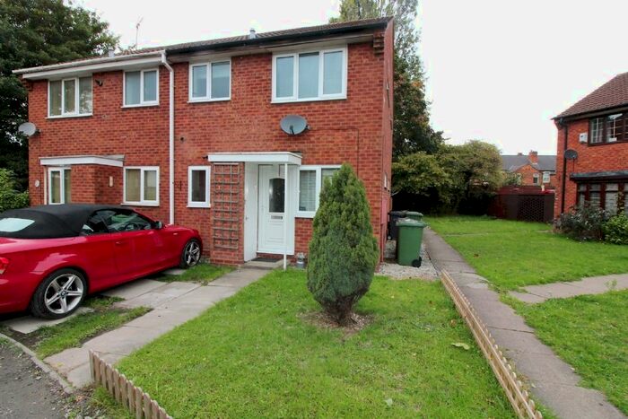1 Bedroom Town House To Rent In Circuit Close, Willenhall, WV13