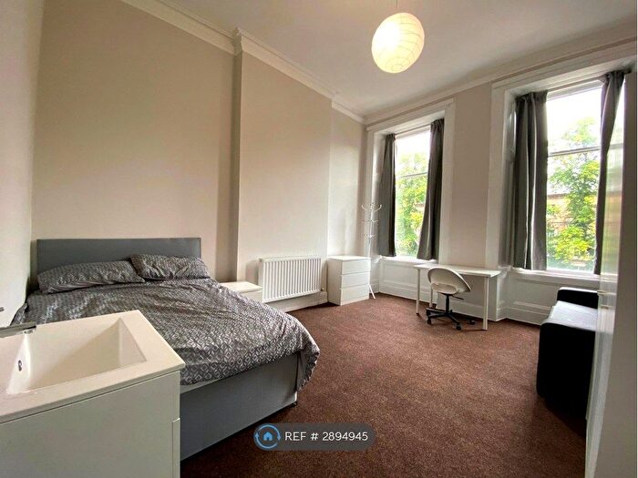 8 Bedroom Flat To Rent In Cecil Street, Glasgow, G12