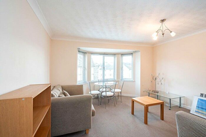 2 Bedroom Flat To Rent In Duff Road, West End, Edinburgh, EH11