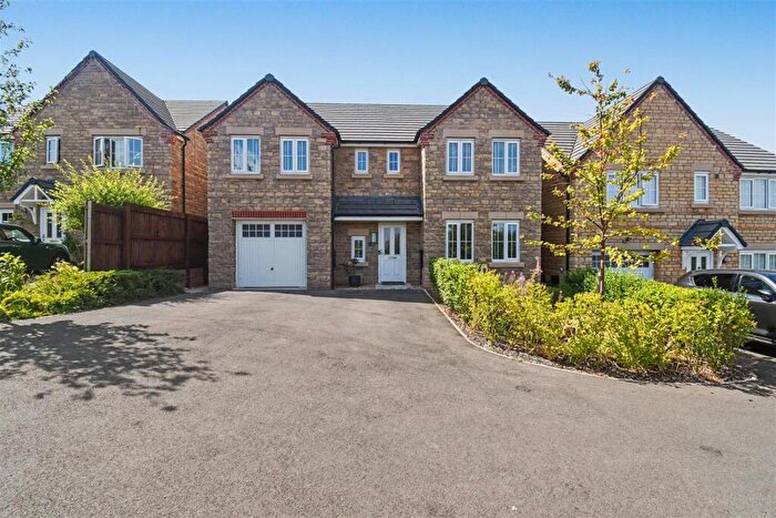 5 Bedroom Detached House For Sale In Simpson Close, Weldon, NN17