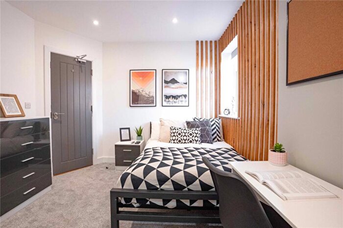 6 Bedroom Semi Detached House To Rent In Battery Hill, Winchester, Hampshire, SO22