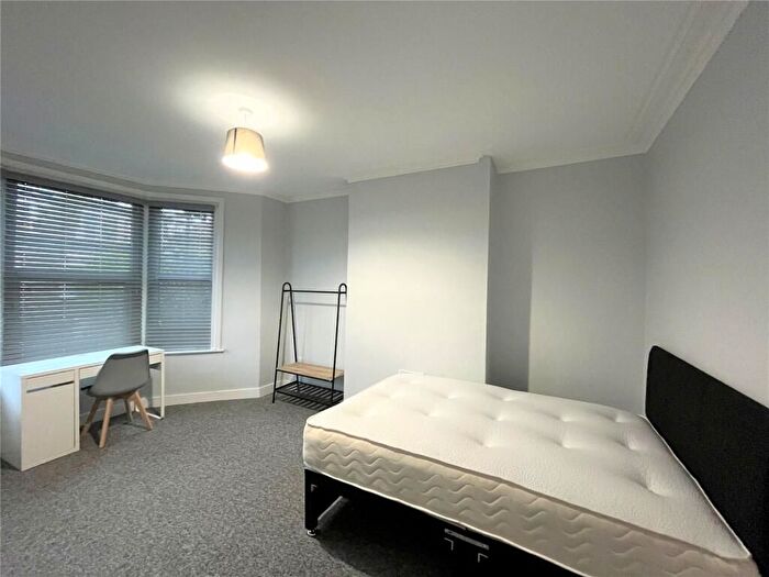 6 Bedroom Terraced House To Rent In Staple Hill Road, Bristol, BS16