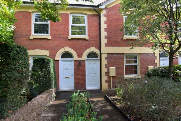 2 Bedroom Flat To Rent In Manor Court, Manor Road Kenilworth, CV8