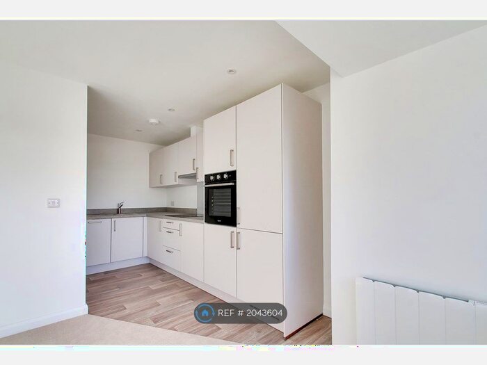 1 Bedroom Flat To Rent In Parrock Road, Gravesend, DA12