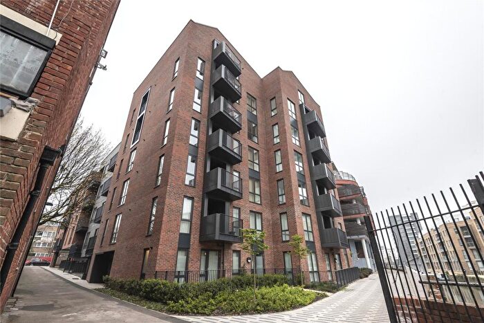 1 Bedroom Flat To Rent In Canoe Walk, London, E14