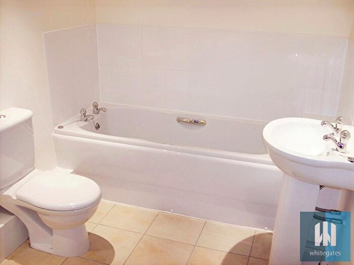 2 Bedroom Apartment To Rent In Halifax Road, Lindley, Huddersfield, HD3