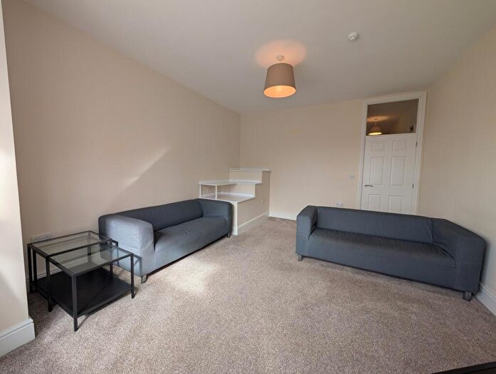 1 Bedroom Apartment To Rent In Middleton Hall Road, Birmingham, B30