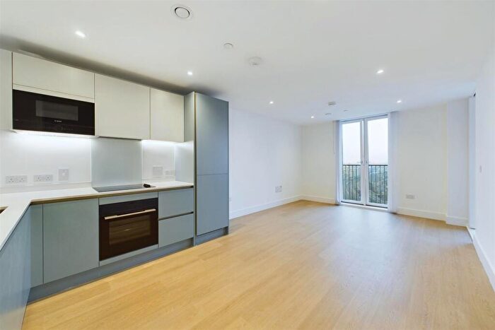 1 Bedroom Flat To Rent In Herne Hill Road, London, SE24