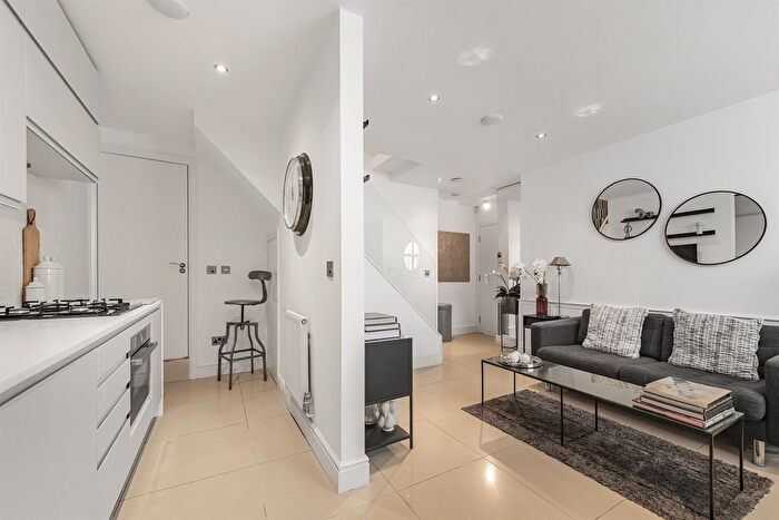 2 Bedroom Flat To Rent In Hollywood Road, Chelsea, SW10