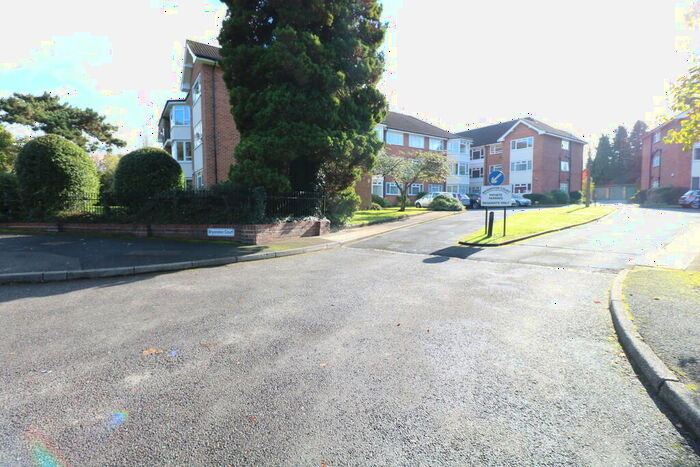 3 Bedroom Apartment To Rent In Bryanston Court, Solihull, B91