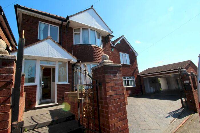 4 Bedroom Detached House To Rent In Wrens Avenue, Tipton, West Midlands, DY4