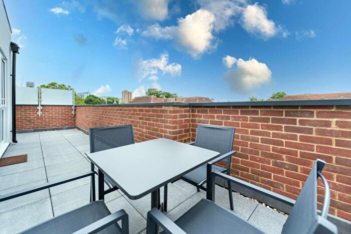 2 Bedroom Flat To Rent In Crawford Avenue, Wembley, HA0