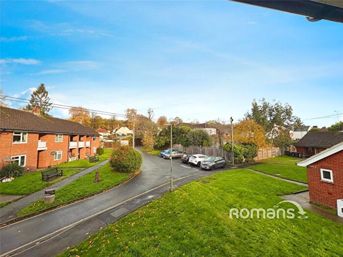 1 Bedroom Flat To Rent In Cherry Tree Close, Farnham, Surrey, GU9