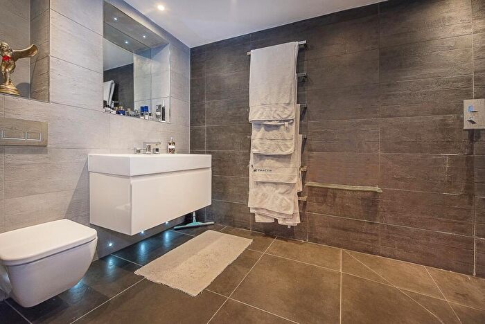 2 Bedroom Apartment To Rent In Charter Quay Kingston Upon Thames, KT1